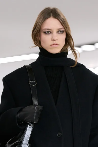 Look 49